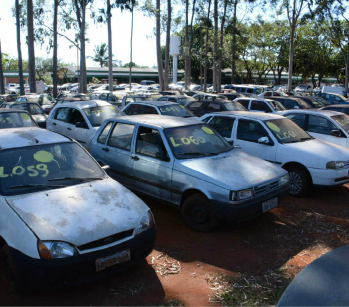 20 mil veículos apodrecem em pátios do DetranMS Conesul News